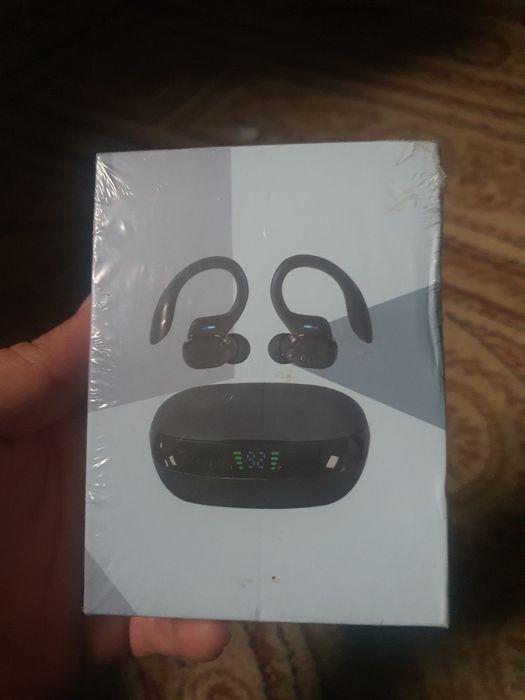 Беспроводные нацшники среднего качества