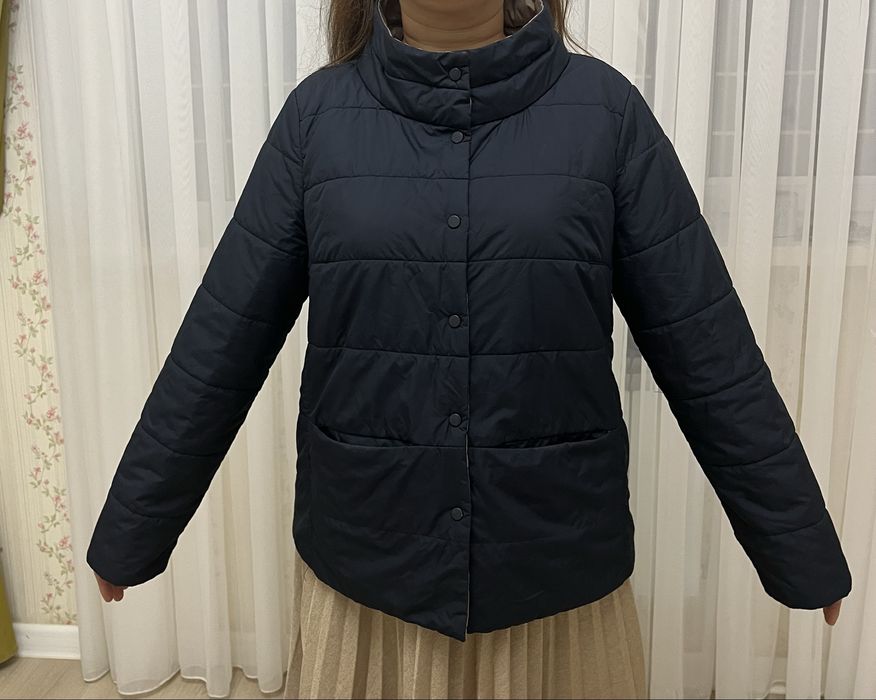 Продам куртку двухстаронняя. Размер 48 В хорошем сострянии. За 4000т