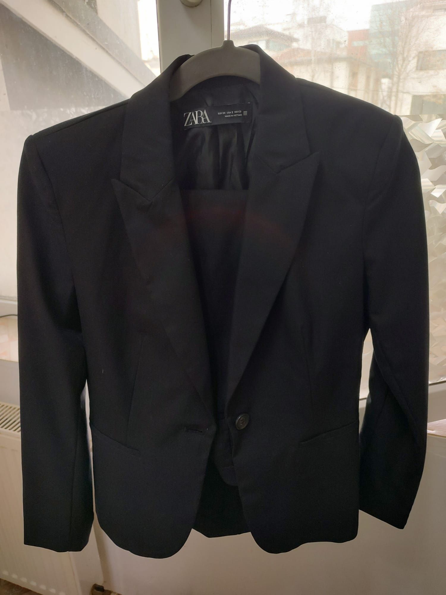Costume Zara xs inclus pantalonii negru nou original