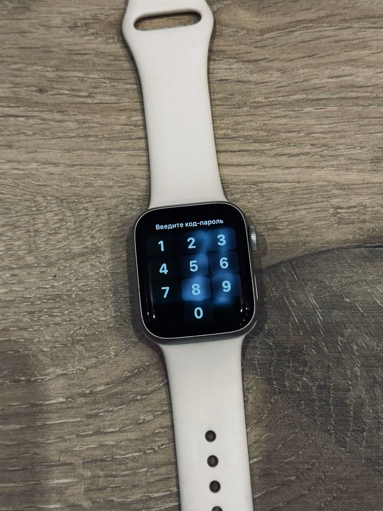 Apple Watch Series 5, 40mm, Grey