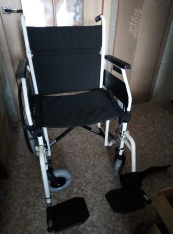 Продается прогулочная Инвалидная коляска