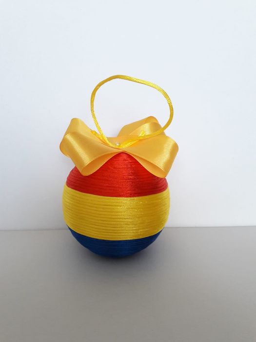 Vand globuri handmaid pentru brandul de Crăciun  20 lei bucata