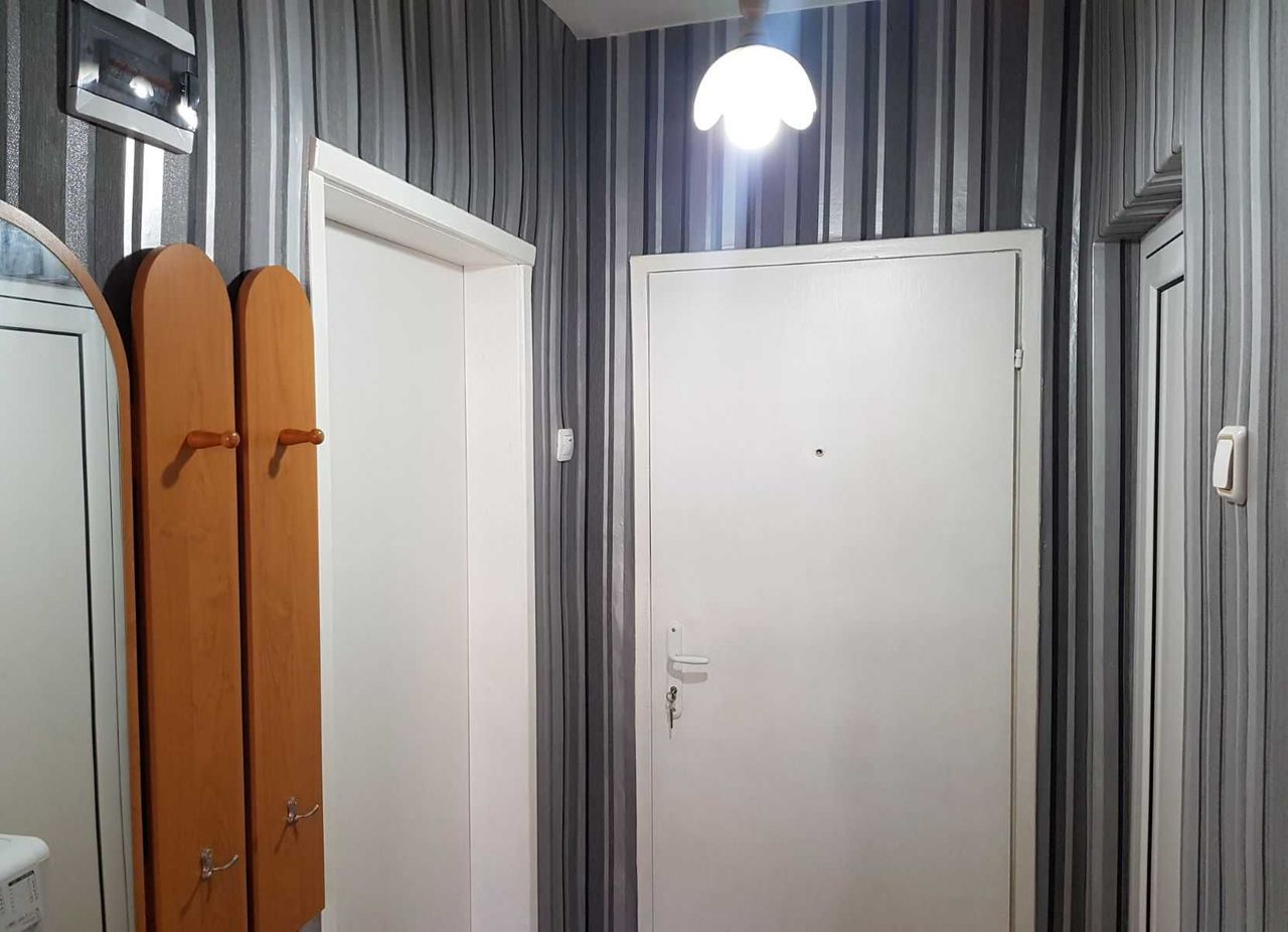 Дава се под наем Двустаен апартамент в Враца, Център - 58 кв.м за 275.4 € - Снимка #9