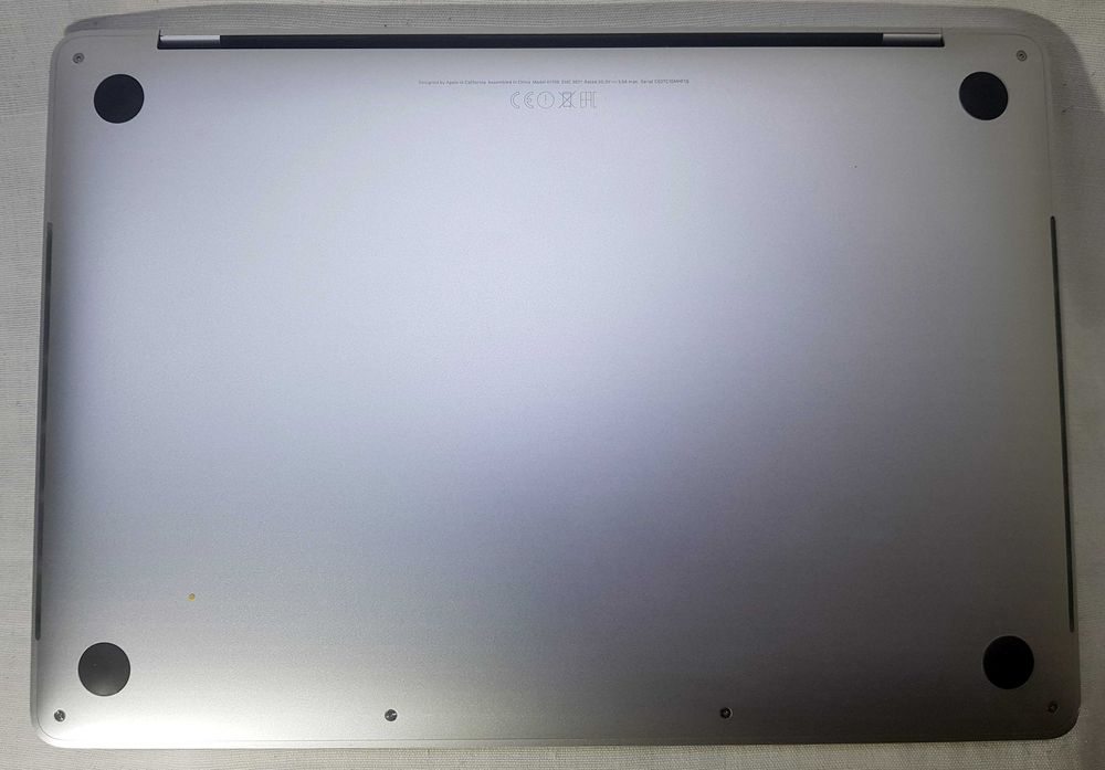APPLE MacBook PRO 13" cu touchbar, 1TB, i5 2.9GHz, 8GB RAM