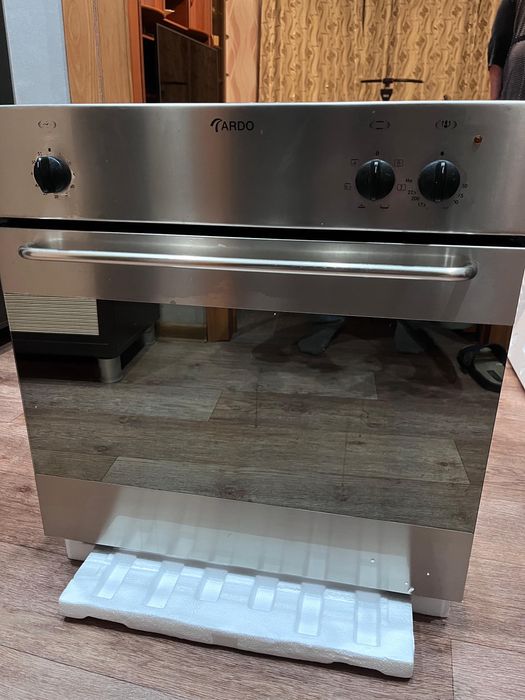 Продается встроенный духовой шкаф ARDO