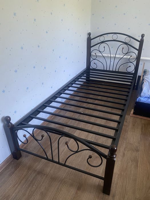 Кровать односпальняя 90*200
