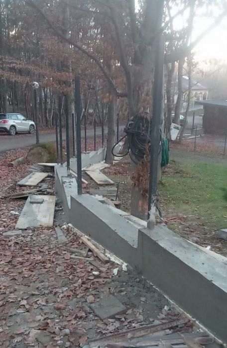 Vand garduri din plasa burdurata