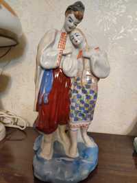 Фарфоровая статуэтка кузнец Вакула и Оксана