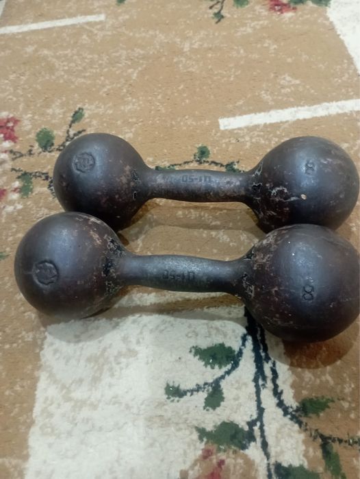 Продам гантели 8 кг пара