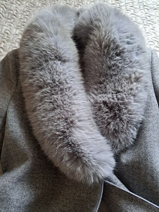 Palton cu guler de blana marimea 34
