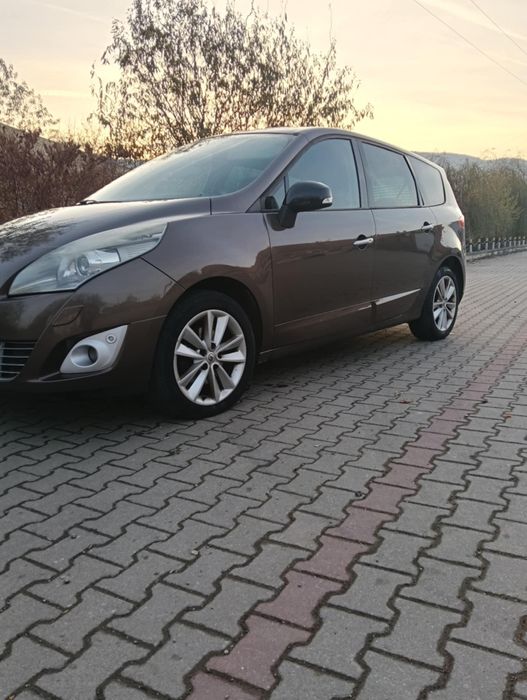 Vând Renault scenic