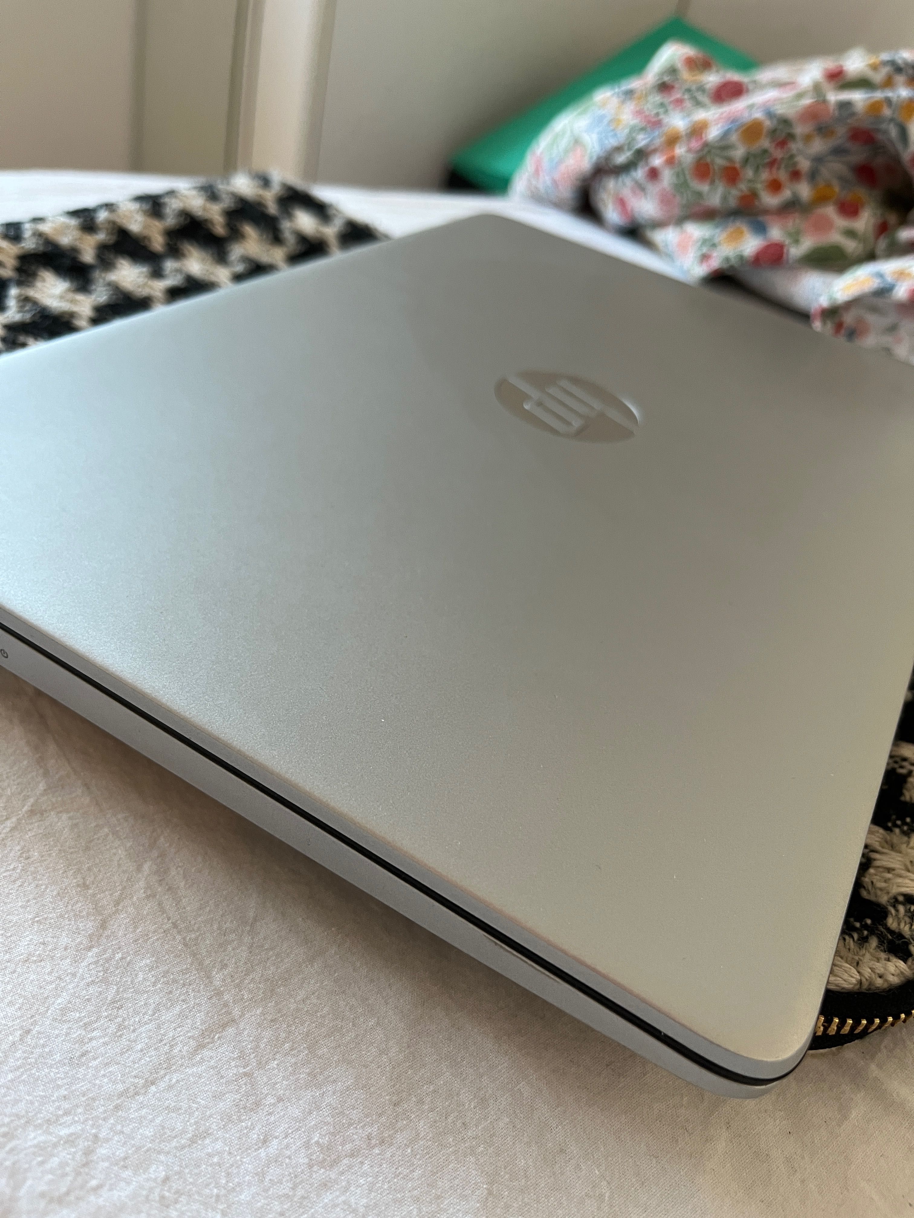 Laptop HP CM4NSNH1 Intel Celeron N4500 4GB ca nou, nefolosit