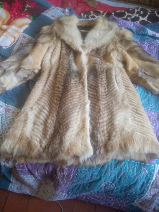 Продам натуральную волчью шубу