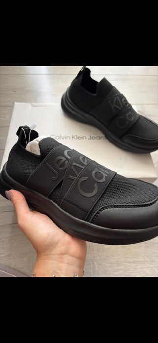 Нови Calvin Klein черни 37 номер23.5 см  100 лв