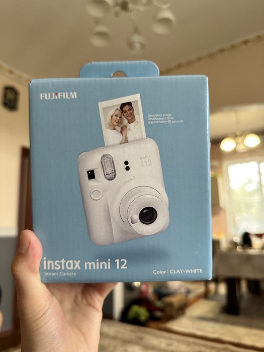 Fujifilm Instax Mini 12 — новый!