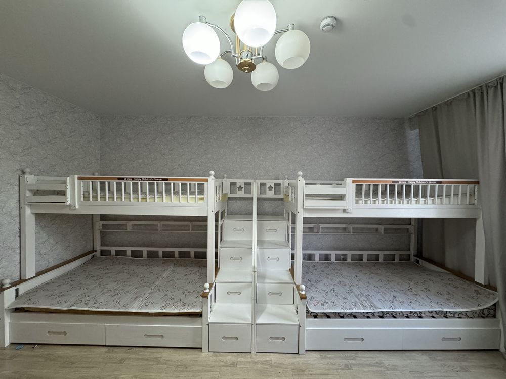Продам деревянную двухьярусную кровать