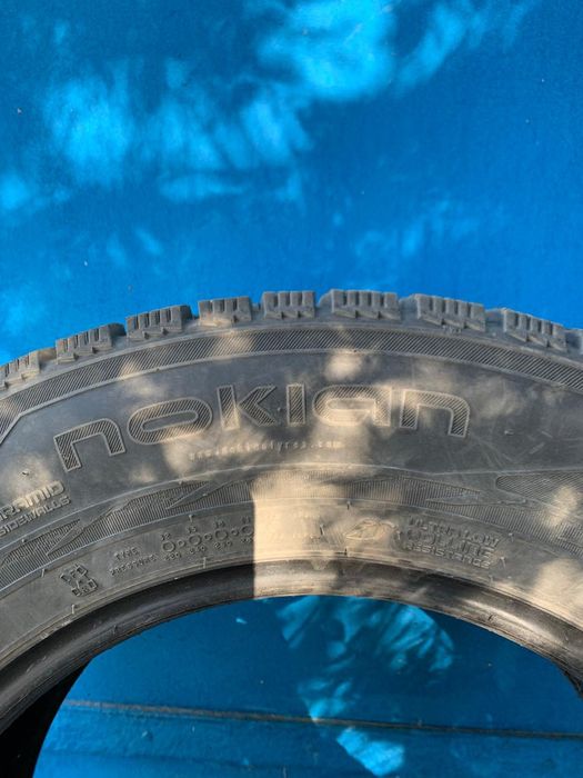 Шины зимние 215/65 R16