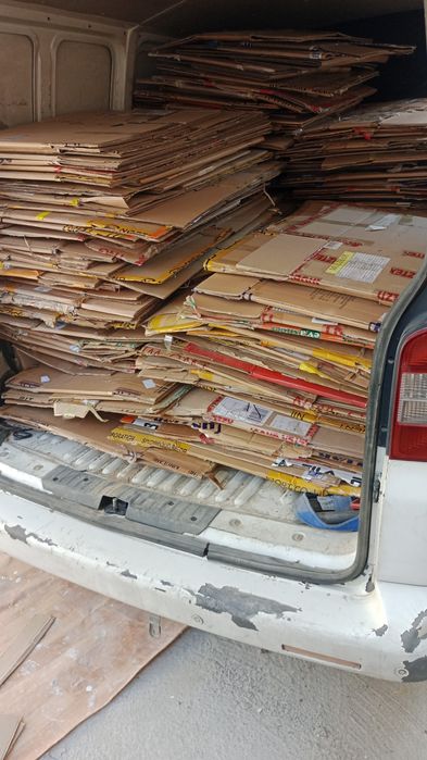 Продам коробки разных размеров для перевозки вещей для черного потолка