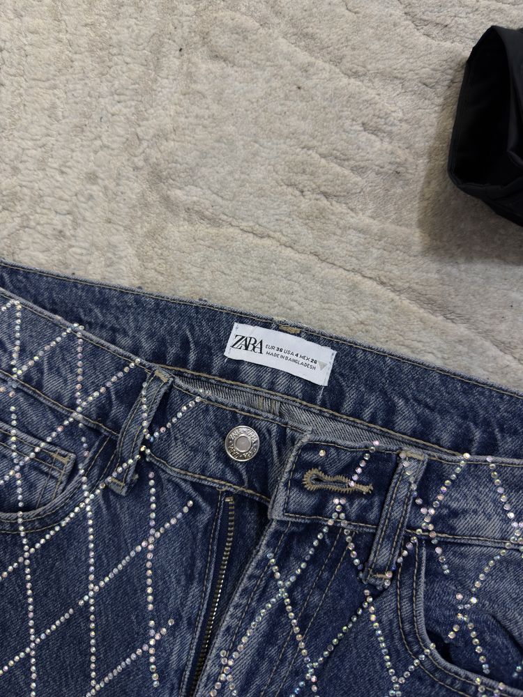джинсы со стразами ZARA