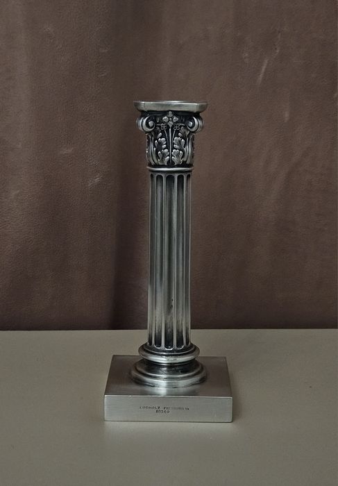 Архитектурен Сребърен свещник .