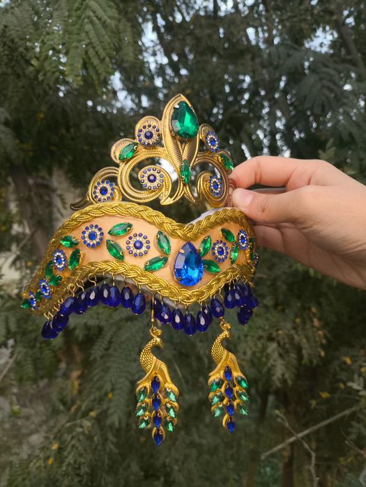 Tillaqosh & Tovus shaklli sirg’a