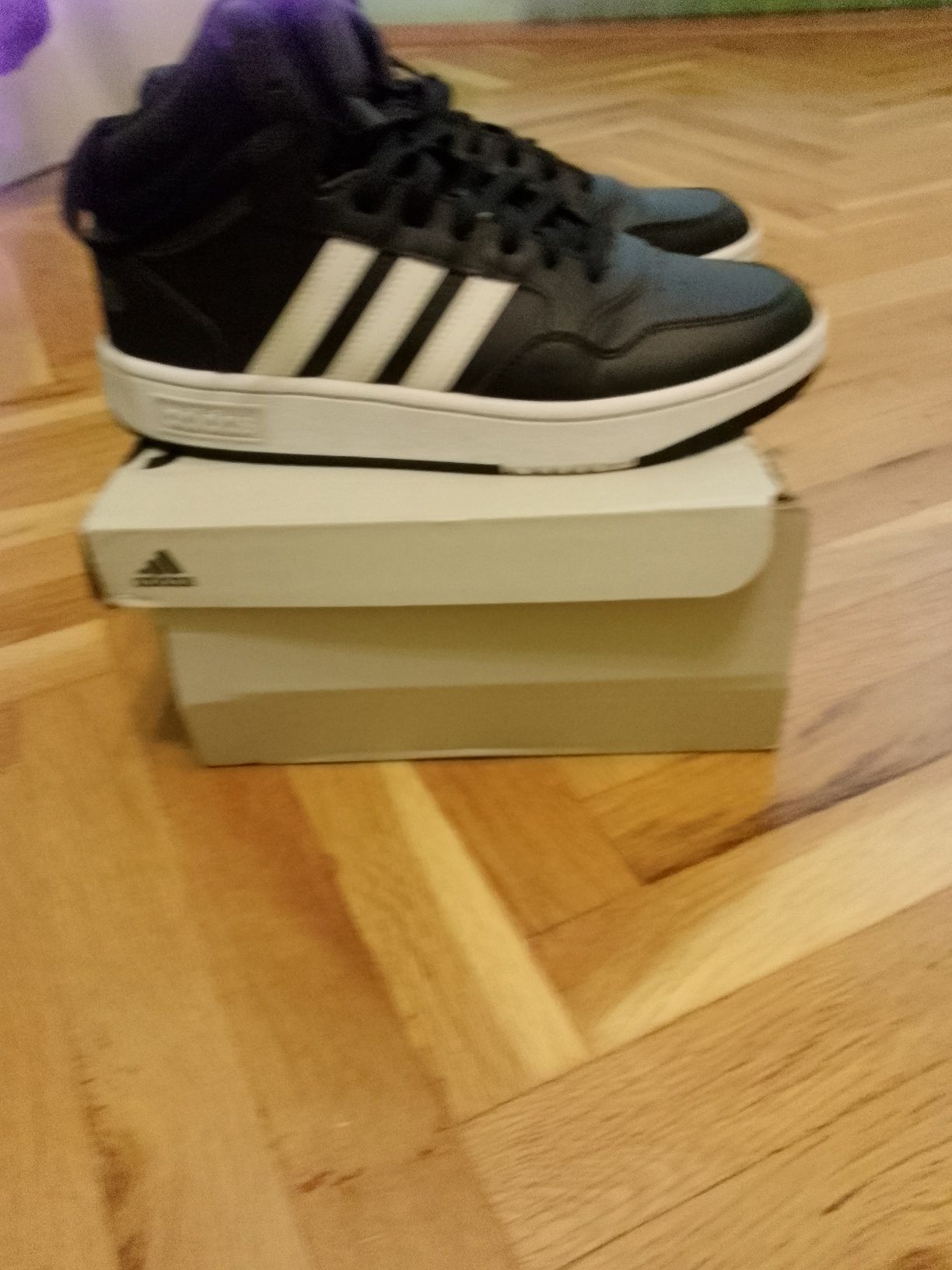 Спортни обувки Adidas