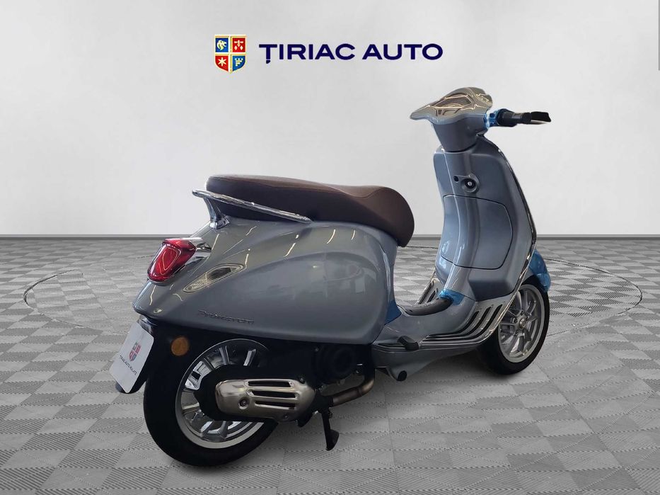 Piaggio Vespa Primavera 50 Grigio