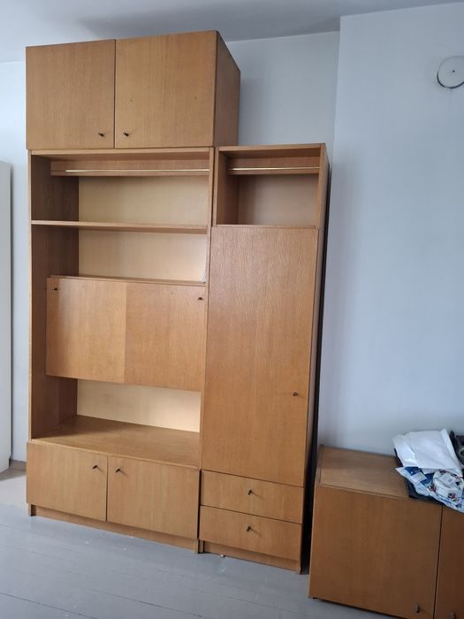 Секция с два високи и два ниски модула.