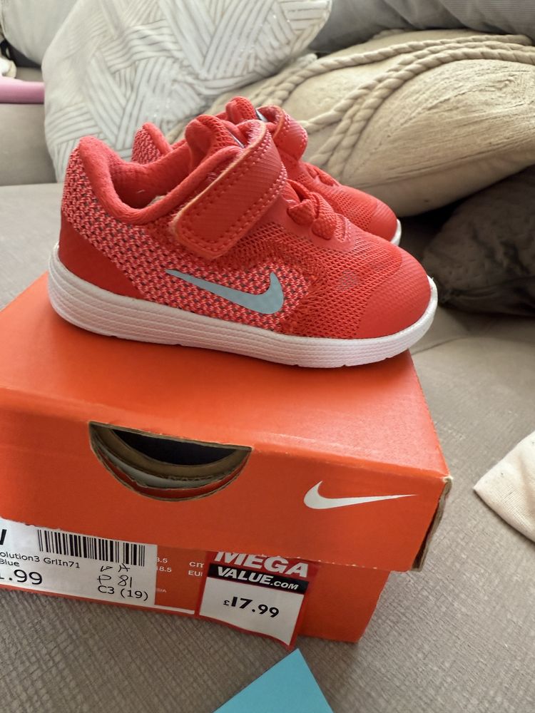бебешки маратонки Nike EU 19