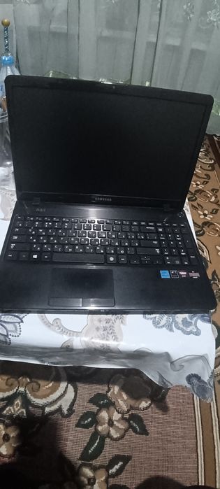 Noutbuk Samsung  NP355E5C-S05RU