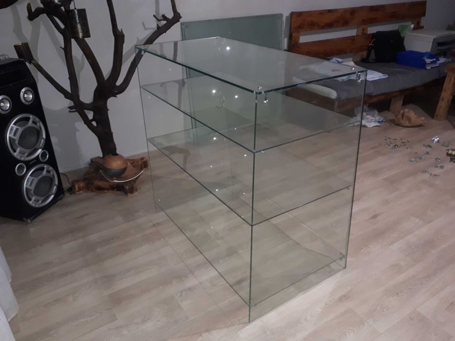 Vitrine din sticlă securizată 10mm