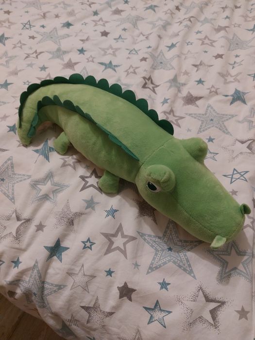 Плюшен крокодил.