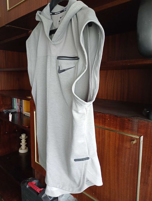 Nike анорак без ръкави