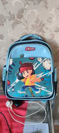 Школьный рюкзак младших классов (новый)