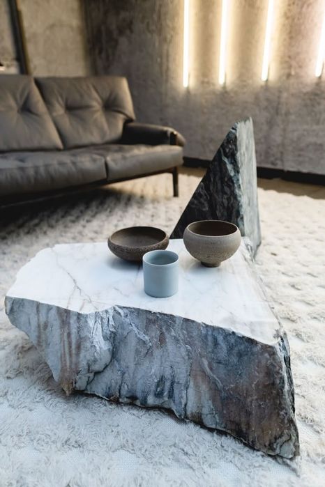 Декоративные искусственные камнями   столы