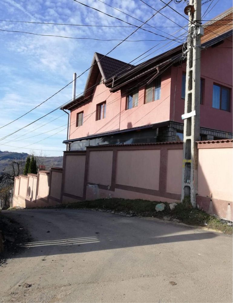 Pensiune / casa de vanzare la munte 5 dormitoare