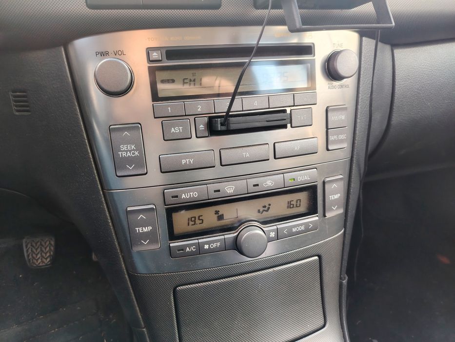 Vând Toyota Avensis 2.0