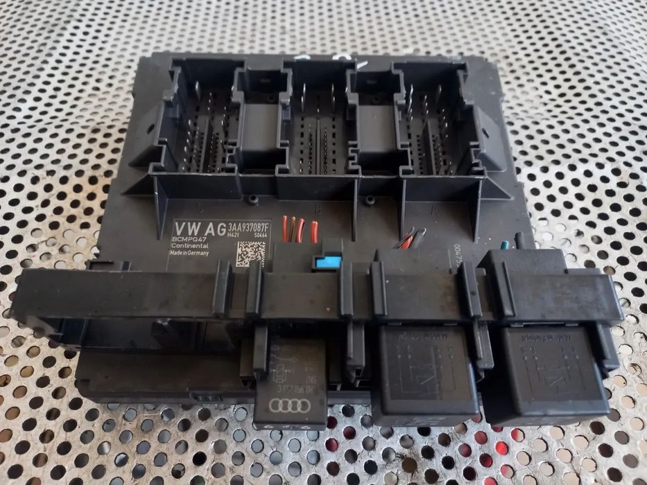 Modul Confort BCM Vw Passat B7 An 2011-2012-2013-2014-2015 Motor 1.6 Tdi CAY Cutie MYB LUB Cod 3AAF