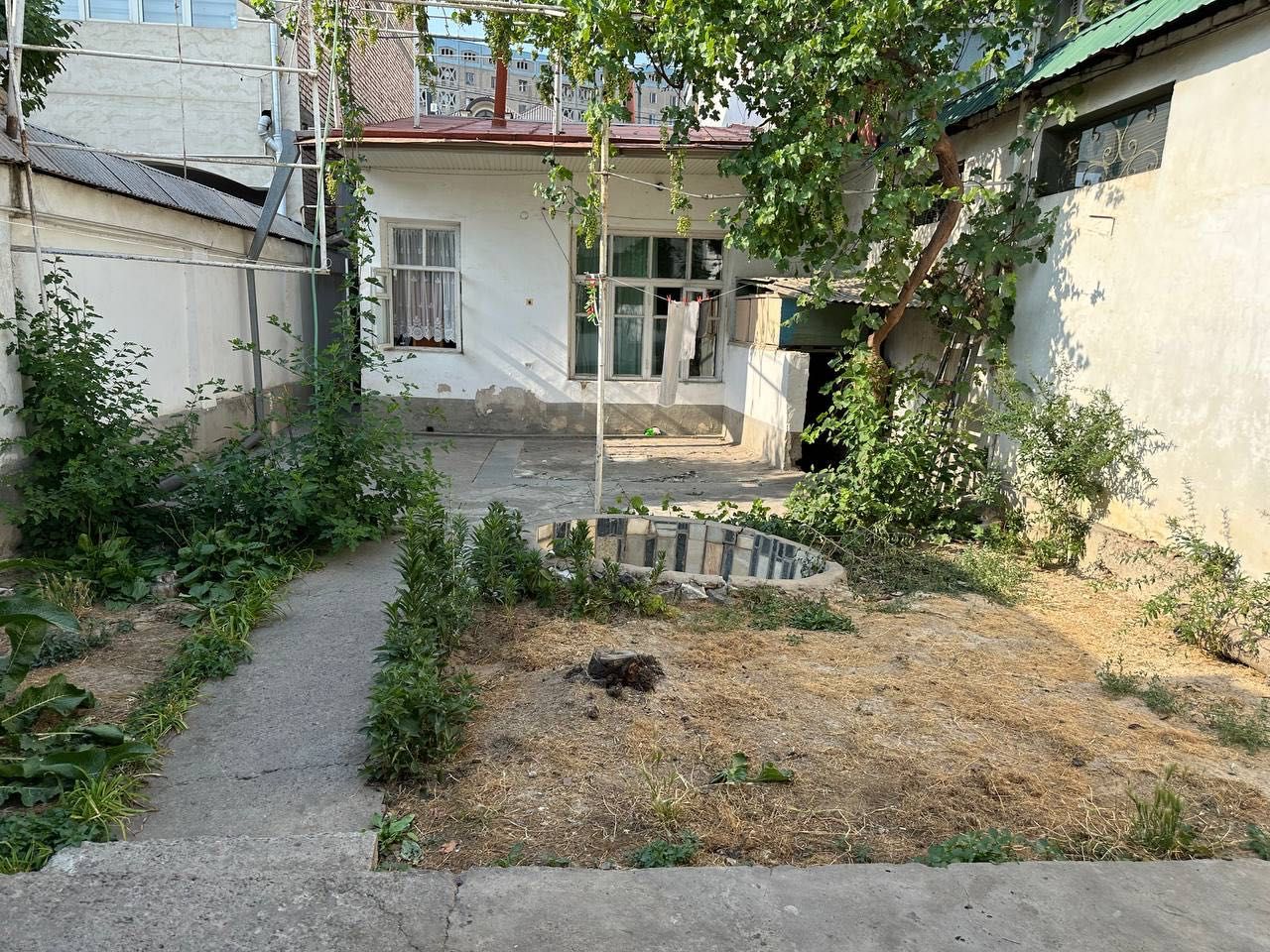 дом на Бадамзаре. 2-сотки. 140000уе.