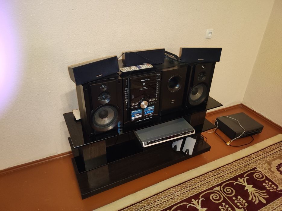 Музыкальный центр с подставкой