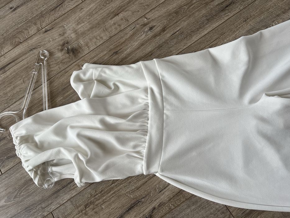 Бял елегантен гащеризон