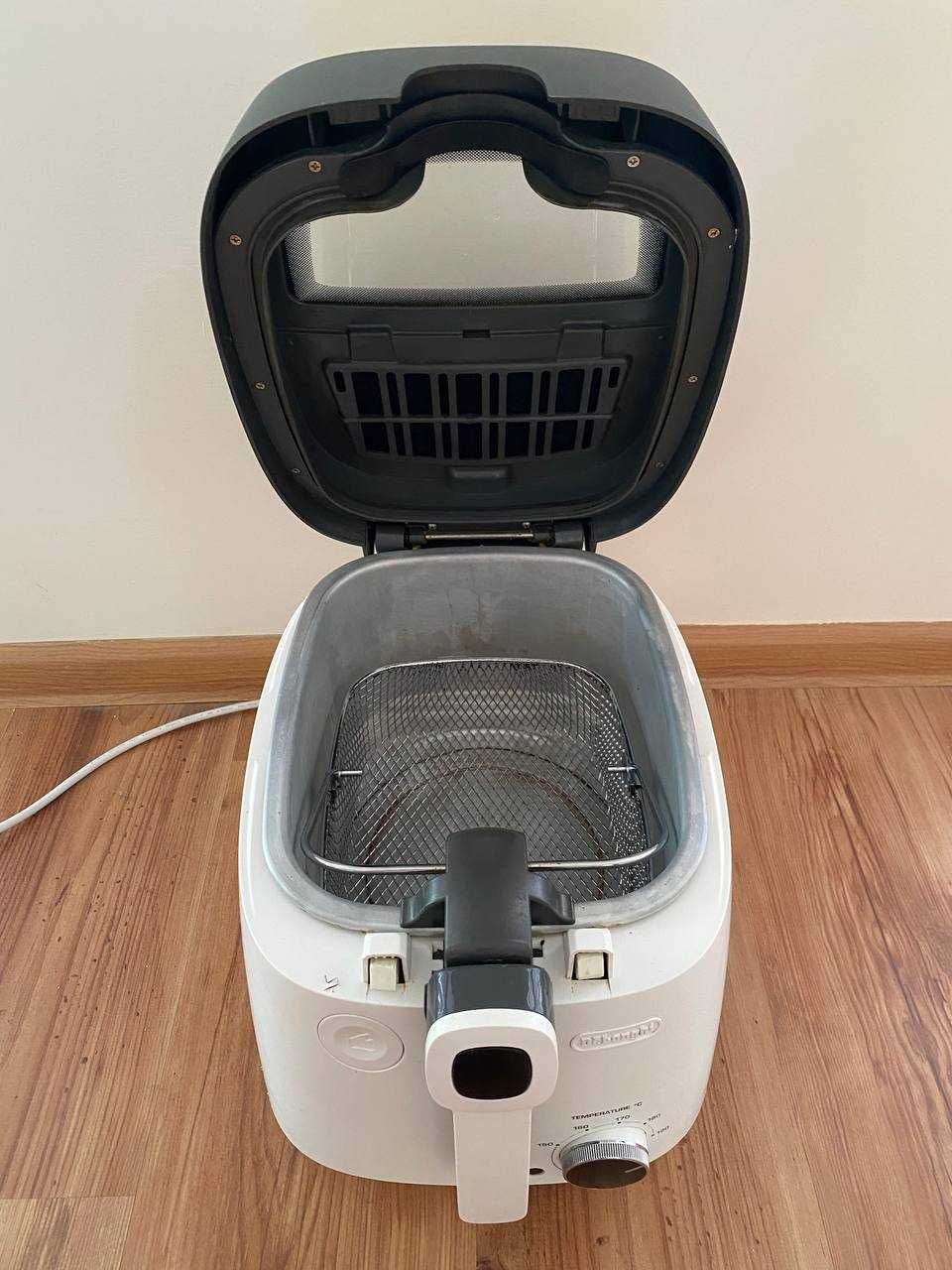 Електрически фритюрник DeLonghi FS6025