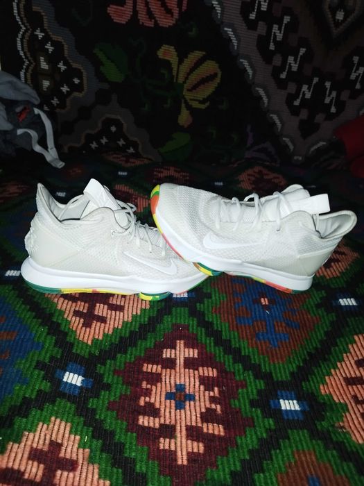 ghete nike Sneakers Lebron Witness IV size 42,5
