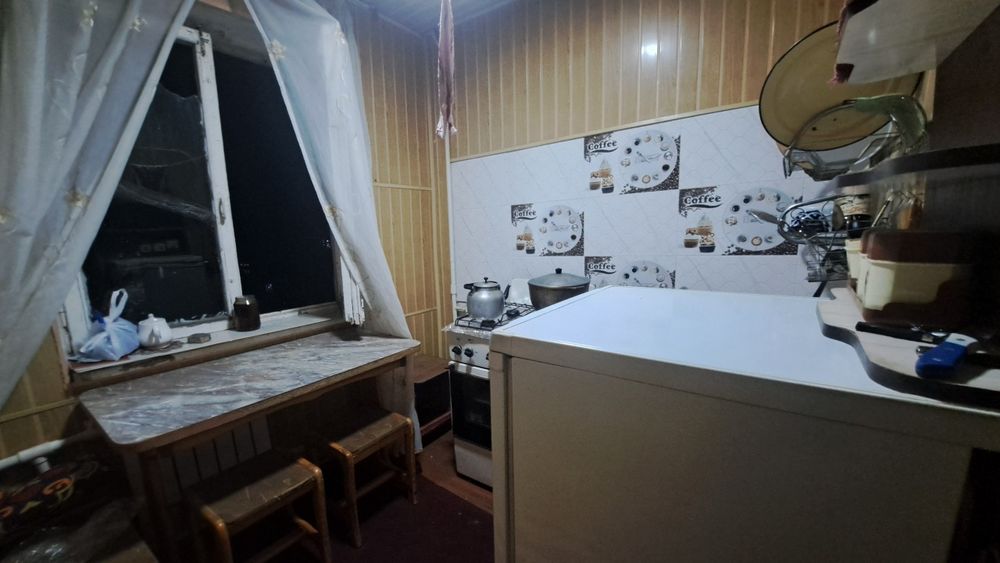 Чирчик шахар 
4-микрораён
#1-хона 4-этаж 
Квартира ижарага берилади