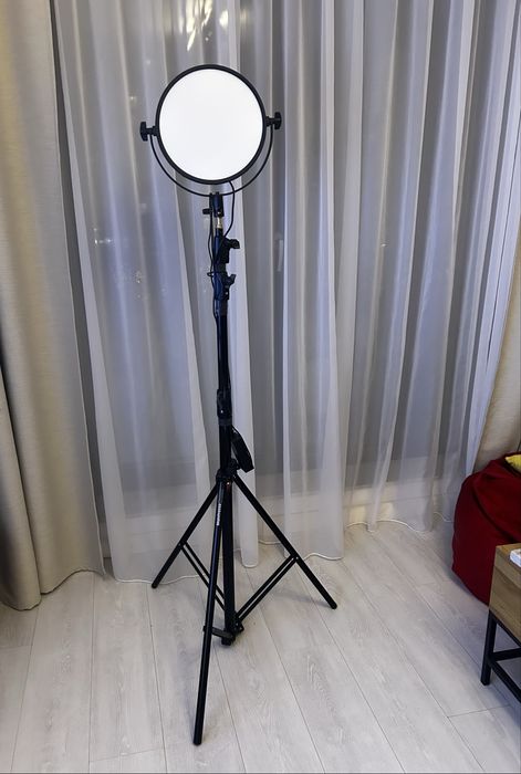 Lampa LED Neewer NL-200A + Stativ Manfrotto 1004BAC