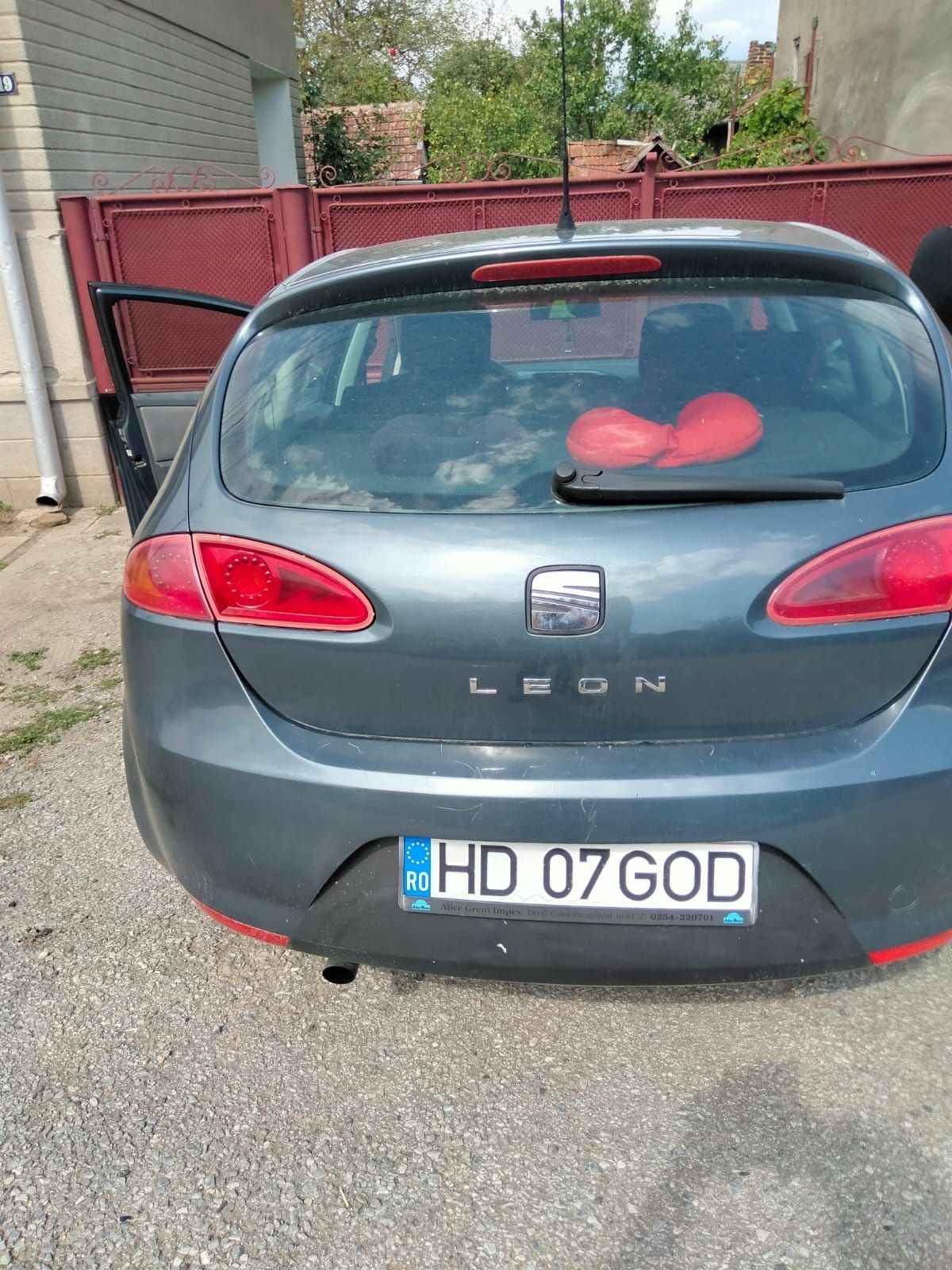 Vând masina seat leon