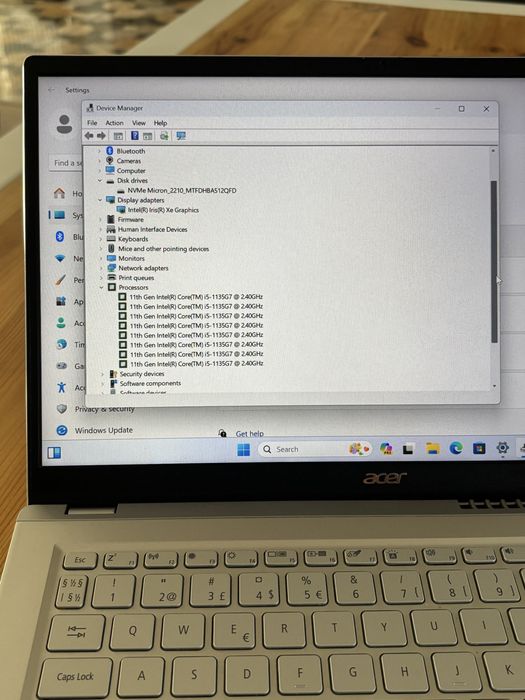 Acer Swift 3• procesor i5-11th gen• SSD 512• taste luminate•Full Metal