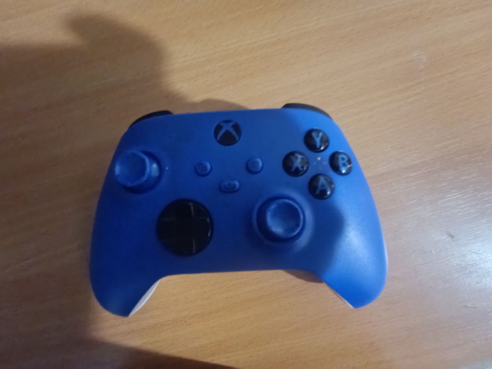 Продаю Xbox так как нужны деньги