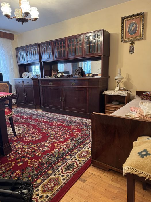 Inchiriez apartament 2 camere Rovine J-uri