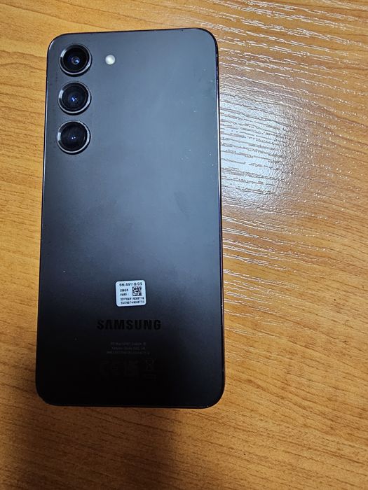 Продавам Samsung s23